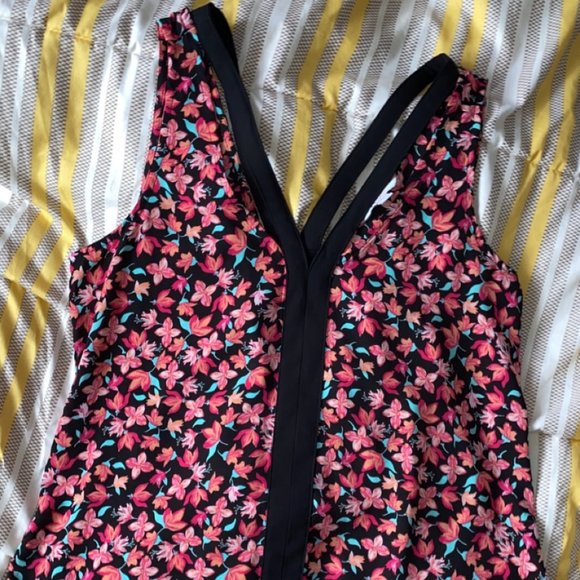 Floral tank shirt - Picture 1 of 3